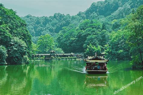 Le Mont Qingcheng, un refuge mystique dans les montagnes verdoyantes !