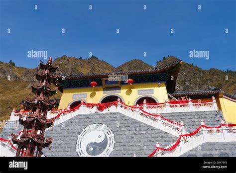 Le Temple de la Paix Céleste: Une Oasis Spirituelle à Baoding!